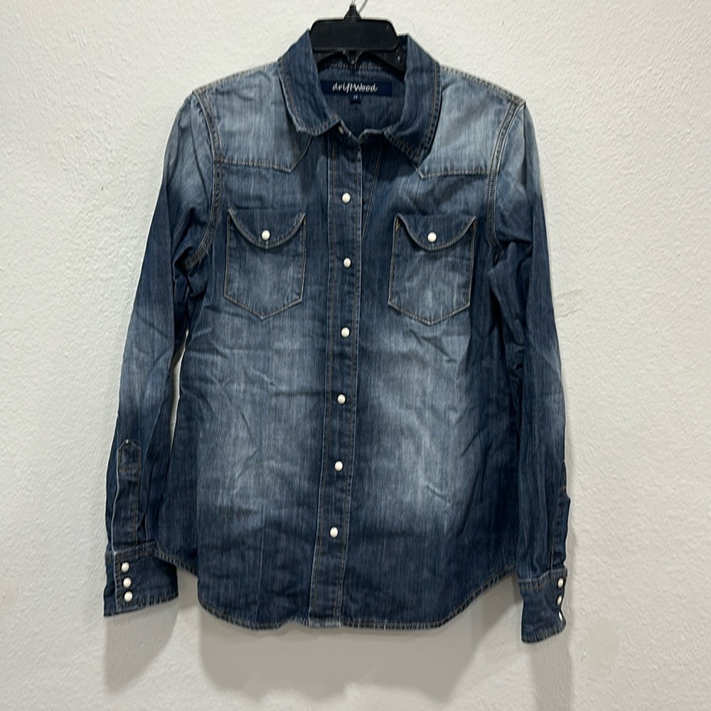 ⭐️ 3/$12 driftwood denim shirt